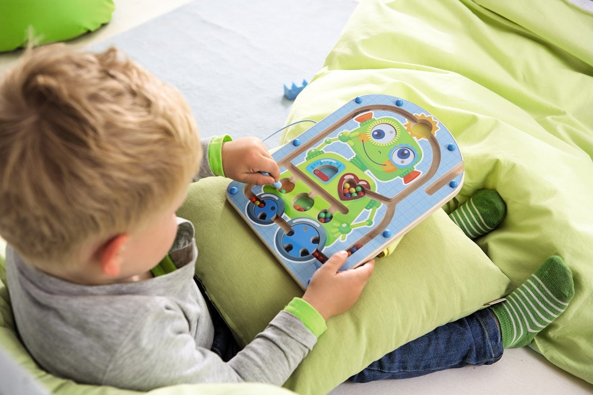 Magnetic Game Robot Ron