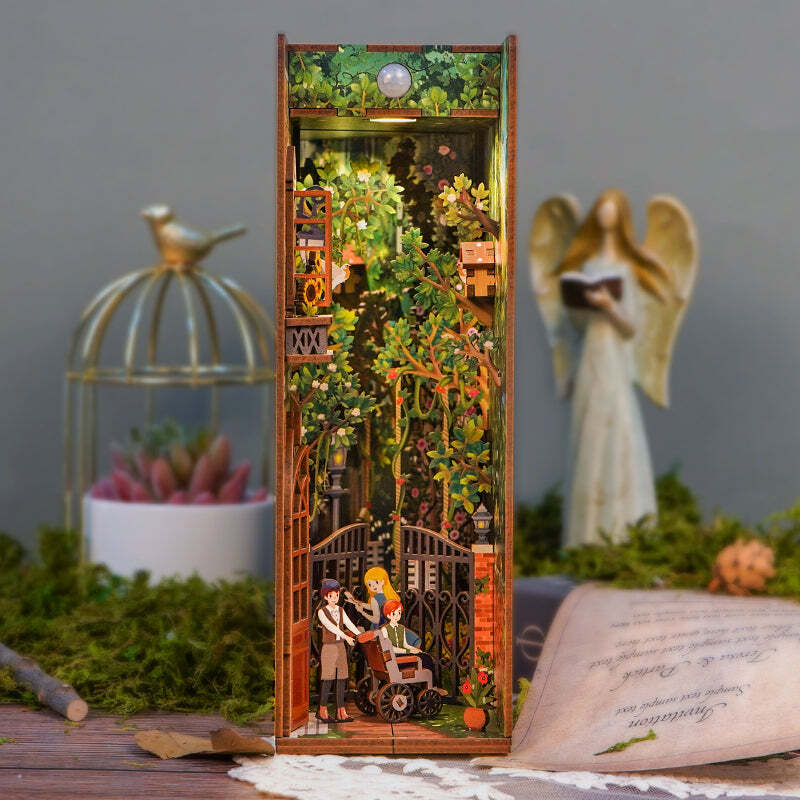 DIY Bookend Puzzle: Secret Garden
