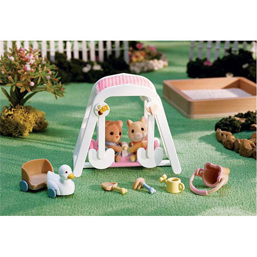 Calico Critters Peaches Makes a New Friend
