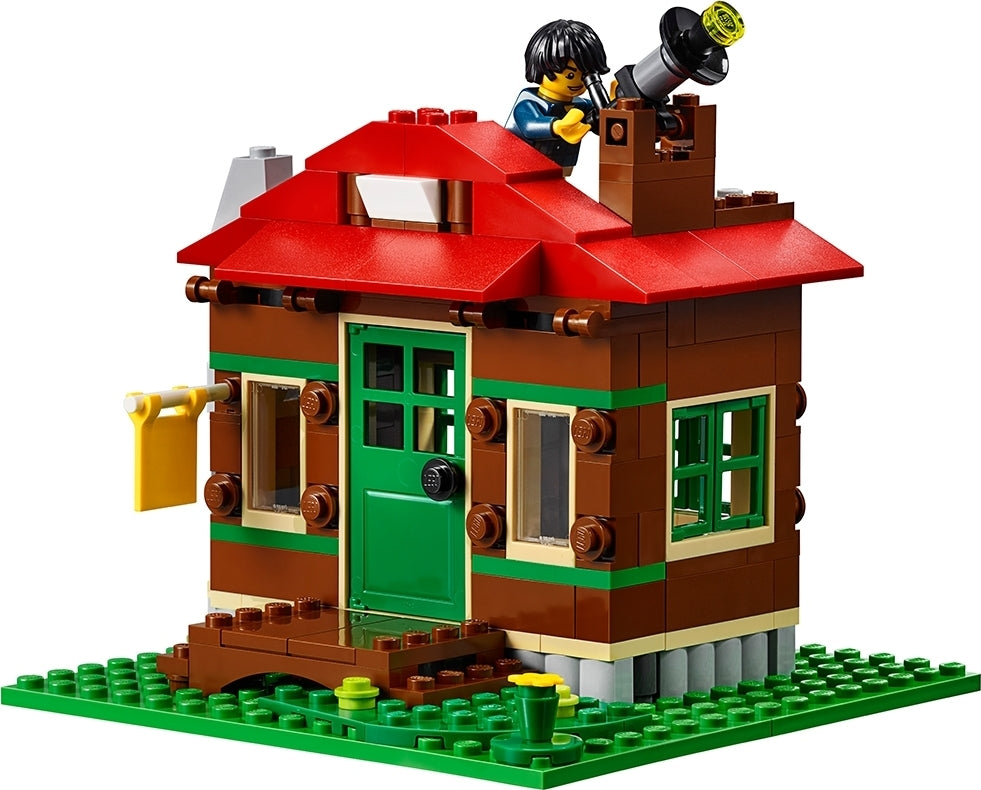 LEGO Lakeside Lodge