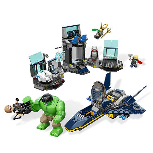 LEGO Hulks Helicarrier Breakout