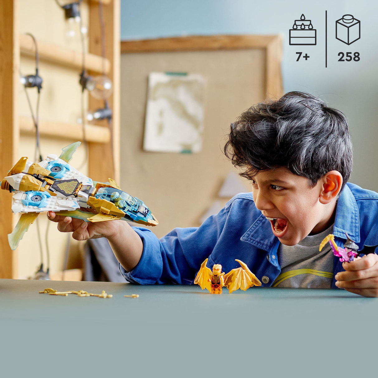 LEGO NINJAGO Zane's Golden Dragon Jet Set