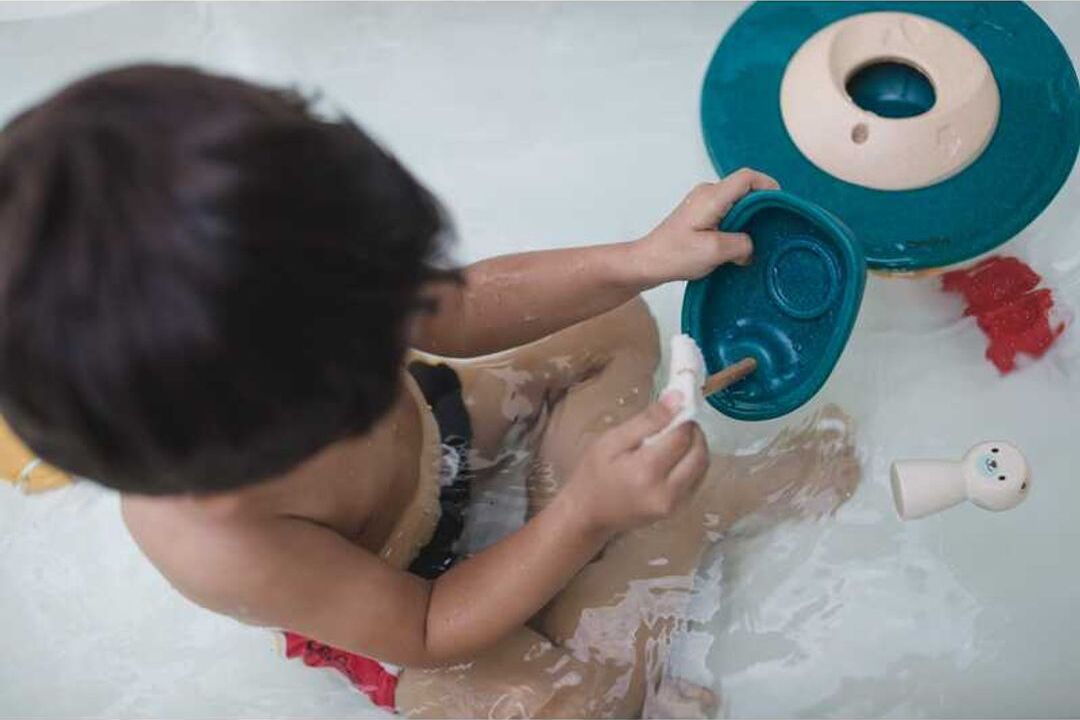 Sailing Boat Polar Bear