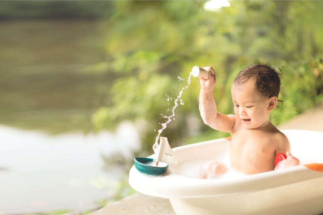 Sailing Boat Polar Bear