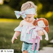 Fran - Light Brown Hair With Dark Pink & Green Dress