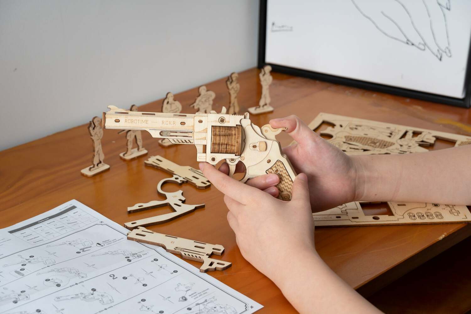 木馬　アメリカ製　ハンドクラフト 3D Mechanical Wooden Puzzle - Corsac M60 Rubber Band Gun – Givens