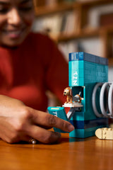 LEGO® ǀ Disney and Pixar Toy Story Slinky Dog Bookends
