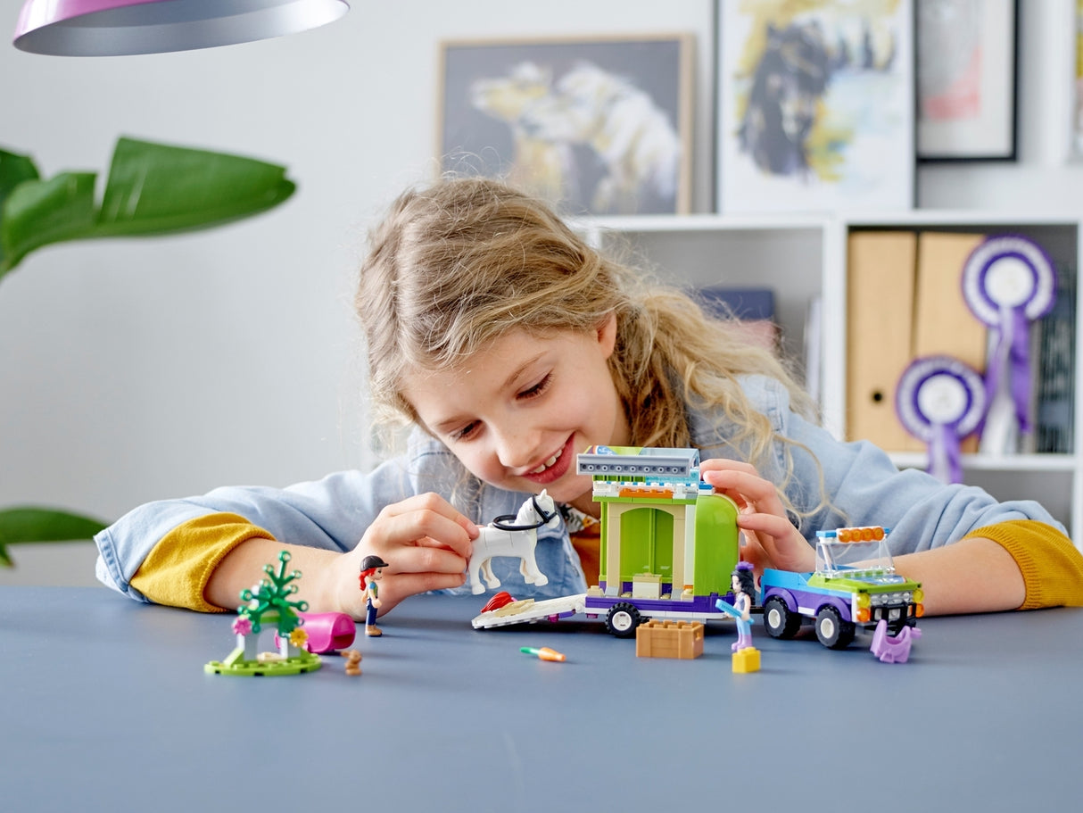 41371 Mias Horse Trailer Friends