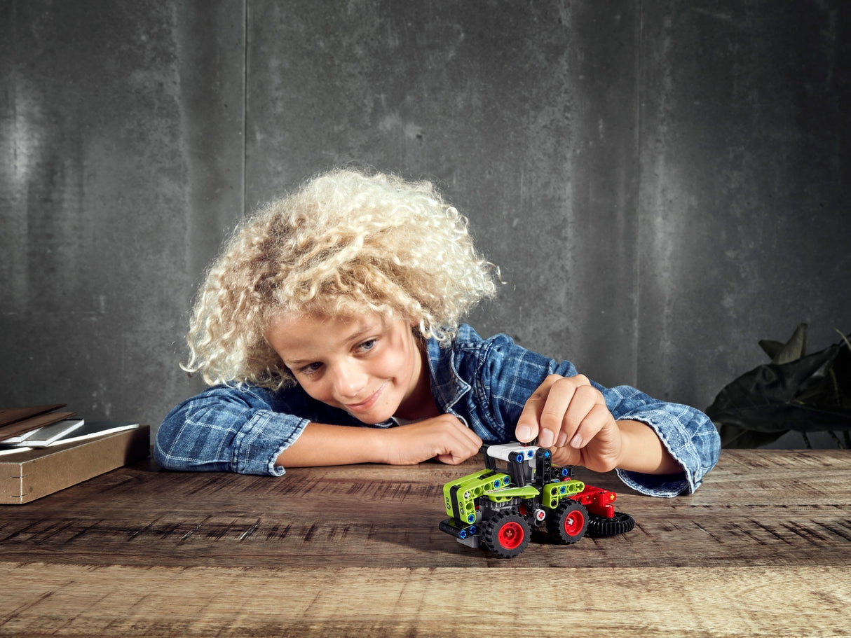 42102 Mini Claas Xerion Technic