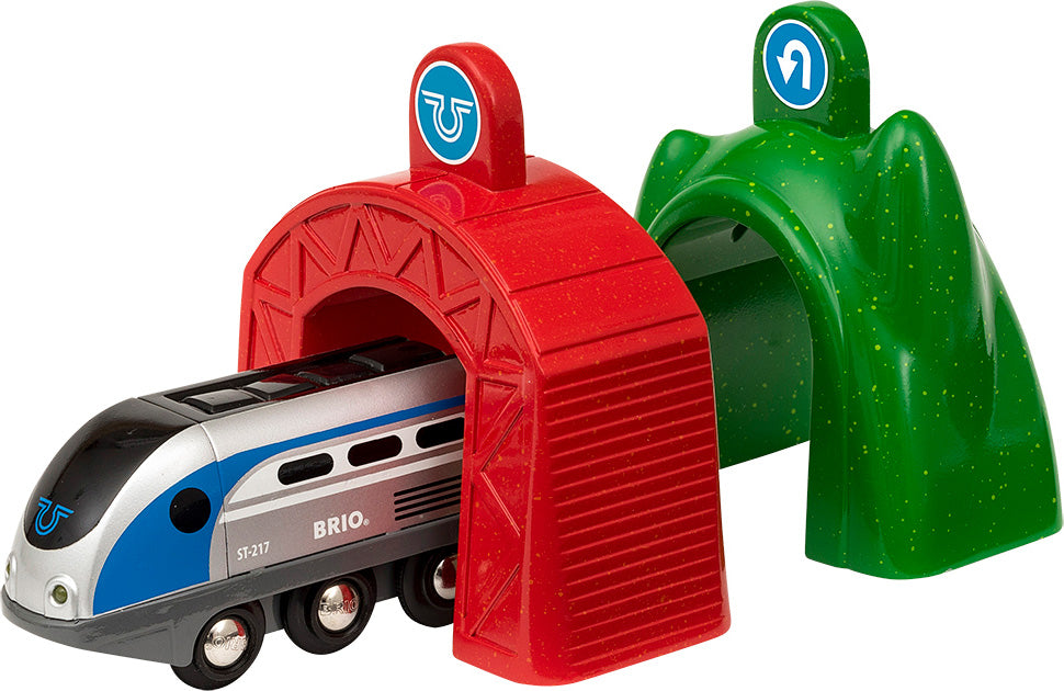 BRIO® SmartTech™ Smart Engine with Action Tunnels